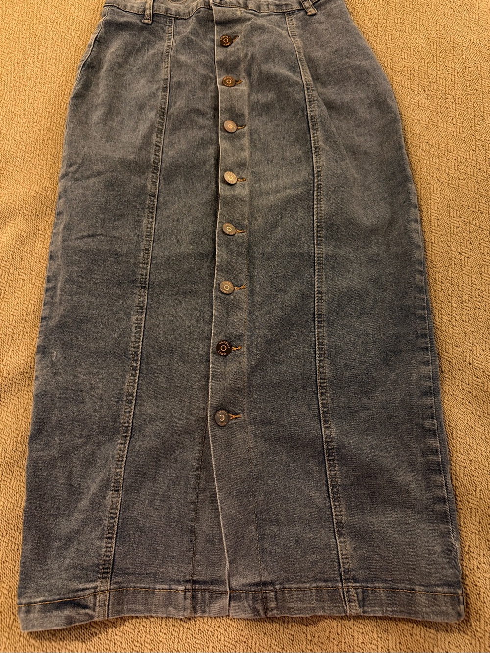 Button-Front Denim Midi Skirt in Washed Blue